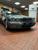 Jaguar XJ 4,2 V8 Executive Klima Xenon PDC - Jaguar XJ aus 2004
