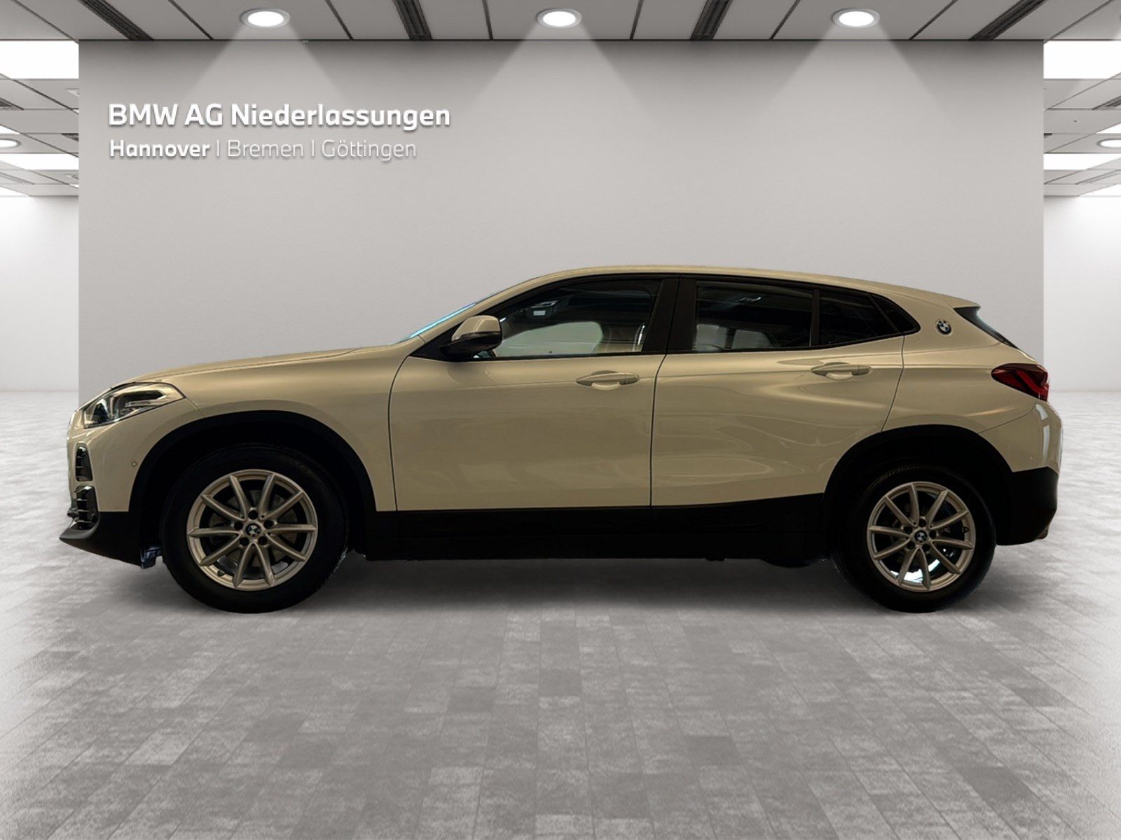BMW X2 sDrive18i Navi Parkassist Pano.Dach LED foto 3