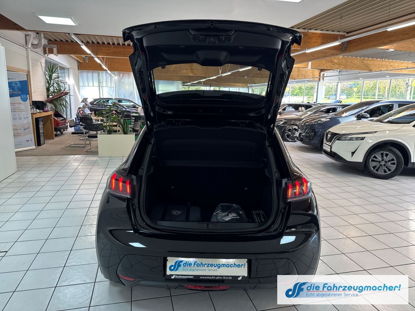Fahrzeugabbildung Peugeot 208 e- Allure Navi Digitales Cockpit LED Apple C