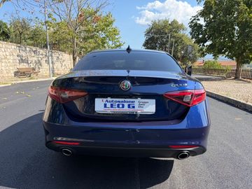 Alfa-Romeo Giulia - 4