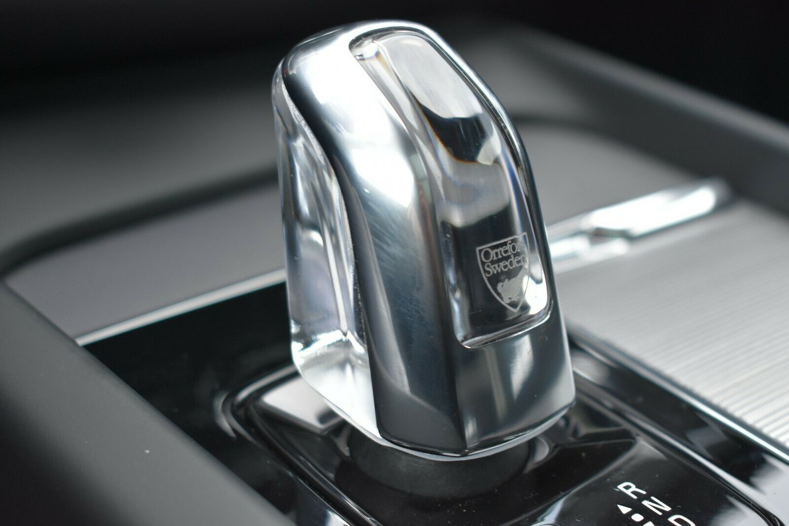 Fahrzeugabbildung Volvo XC60 T8 Twin Eng* R-Design Luft*ACC*AHK*AWD*STHZ