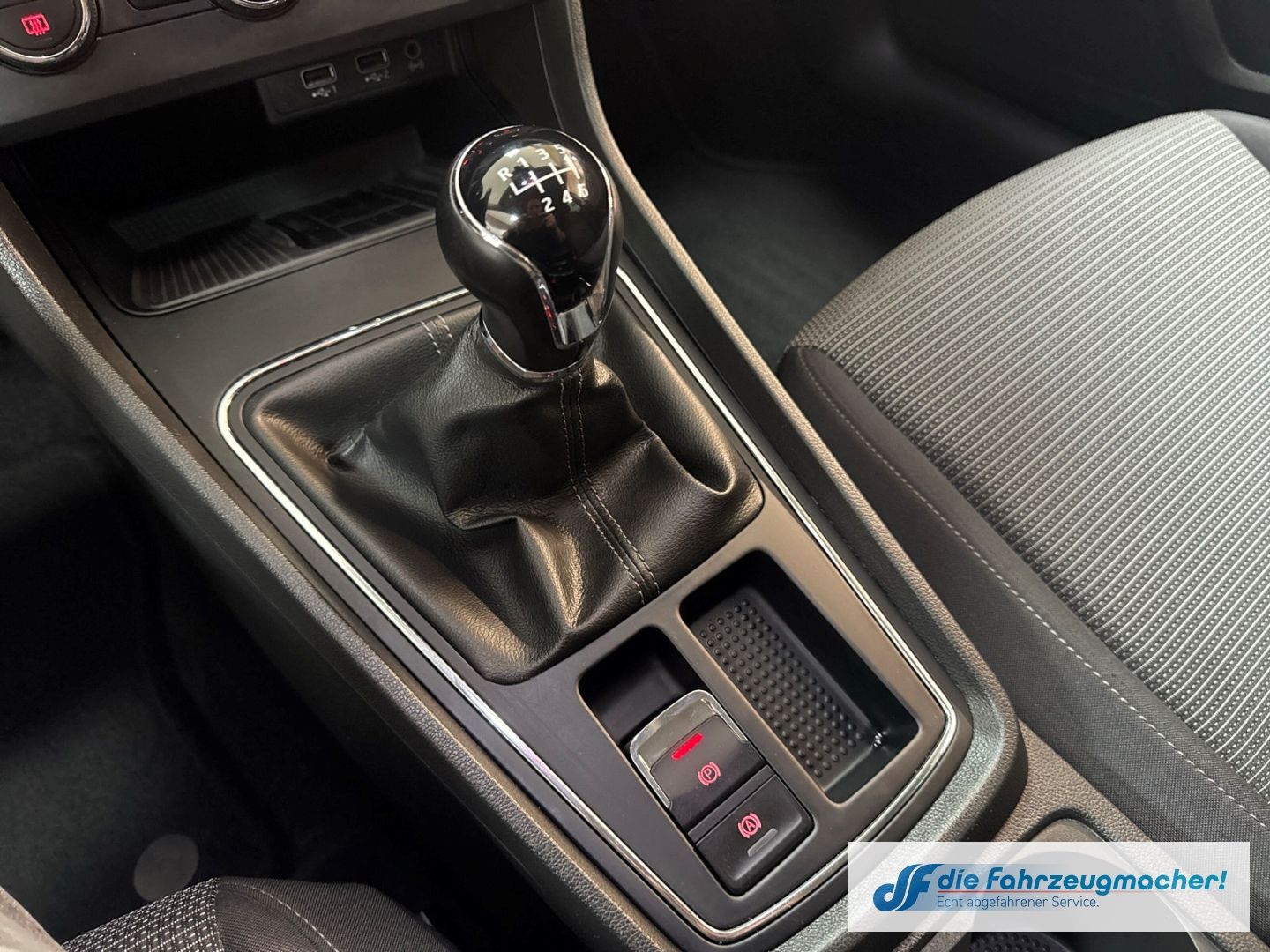 Fahrzeugabbildung SEAT Leon Ecomotive Style Navi LED Sperrdiff. Mehrzon