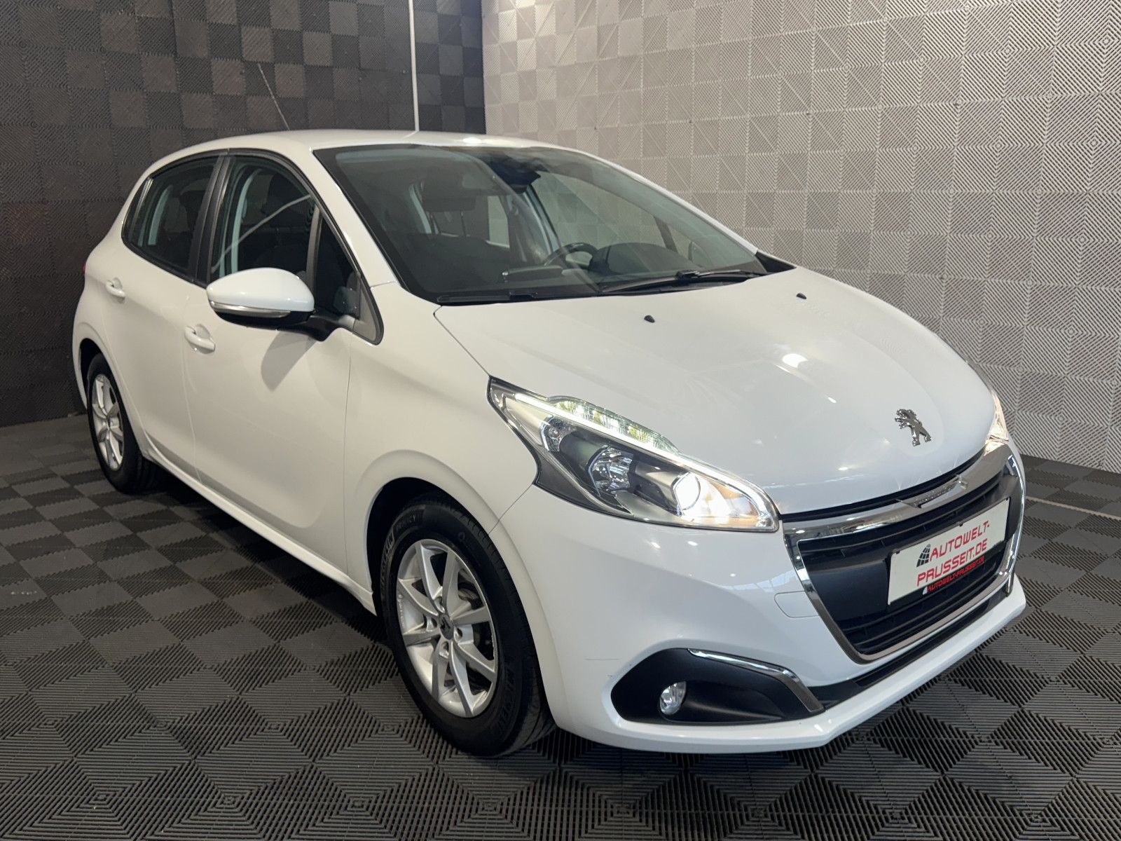Gebrauchtwagen Peugeot 208 208 Active*CITY*PDC.H-TEMP-TOUCH-BT-S.LACK in Horb am Neckar