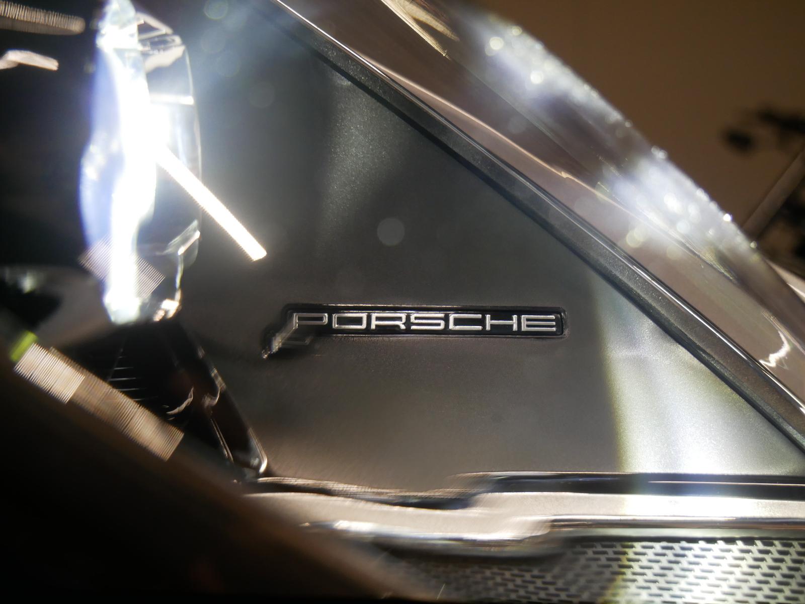 Porsche 992 911 992 Turbo Sportabgas Sitzbelüftung
