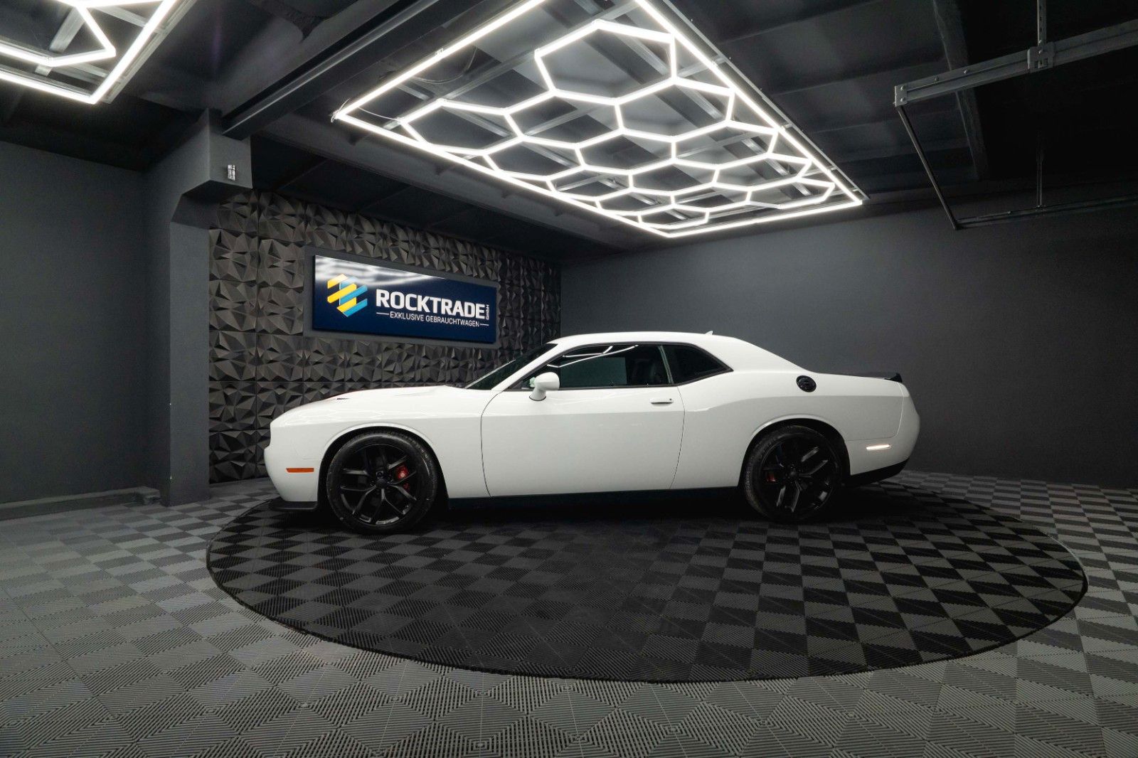 Fahrzeugabbildung Dodge Challenger 6.4 V8 SRT 392 R/T SCAT PACK LineLock