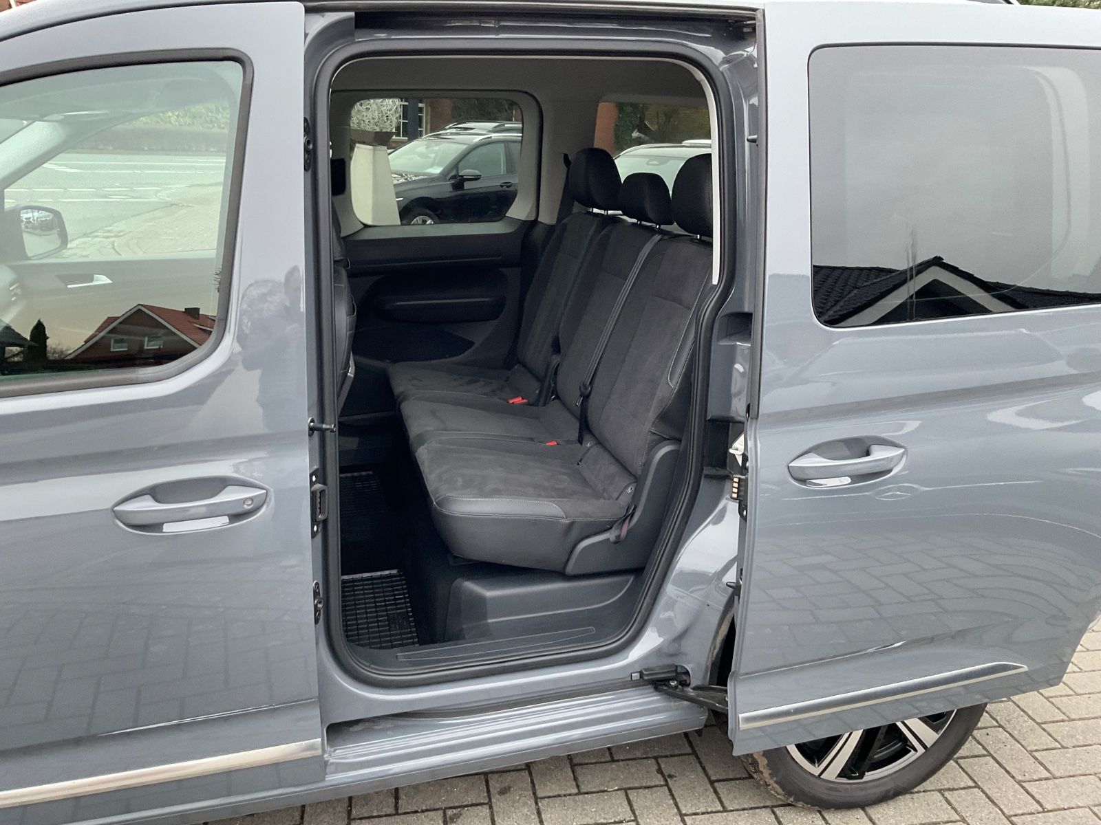 Fahrzeugabbildung Volkswagen Caddy 2.0 TDI DSG,Auto,Style,Navi,ACC,LED