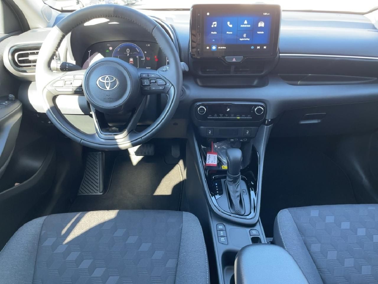 Fahrzeugabbildung Toyota Yaris Hybrid 116 PS Teamplayer