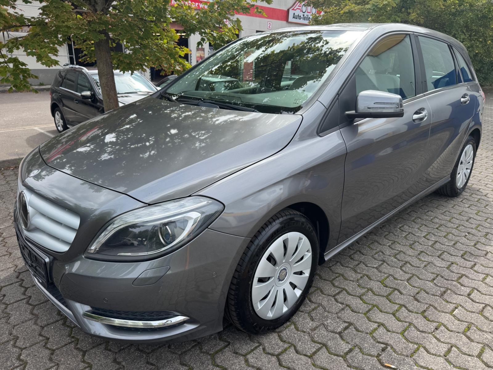 Mercedes-Benz B 200 Navi+PDC+LED
