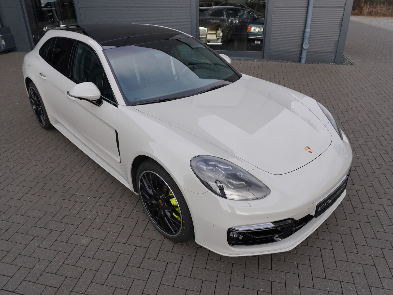 Fahrzeugabbildung Porsche Panamera Sport Turismo 4 E-Hybrid