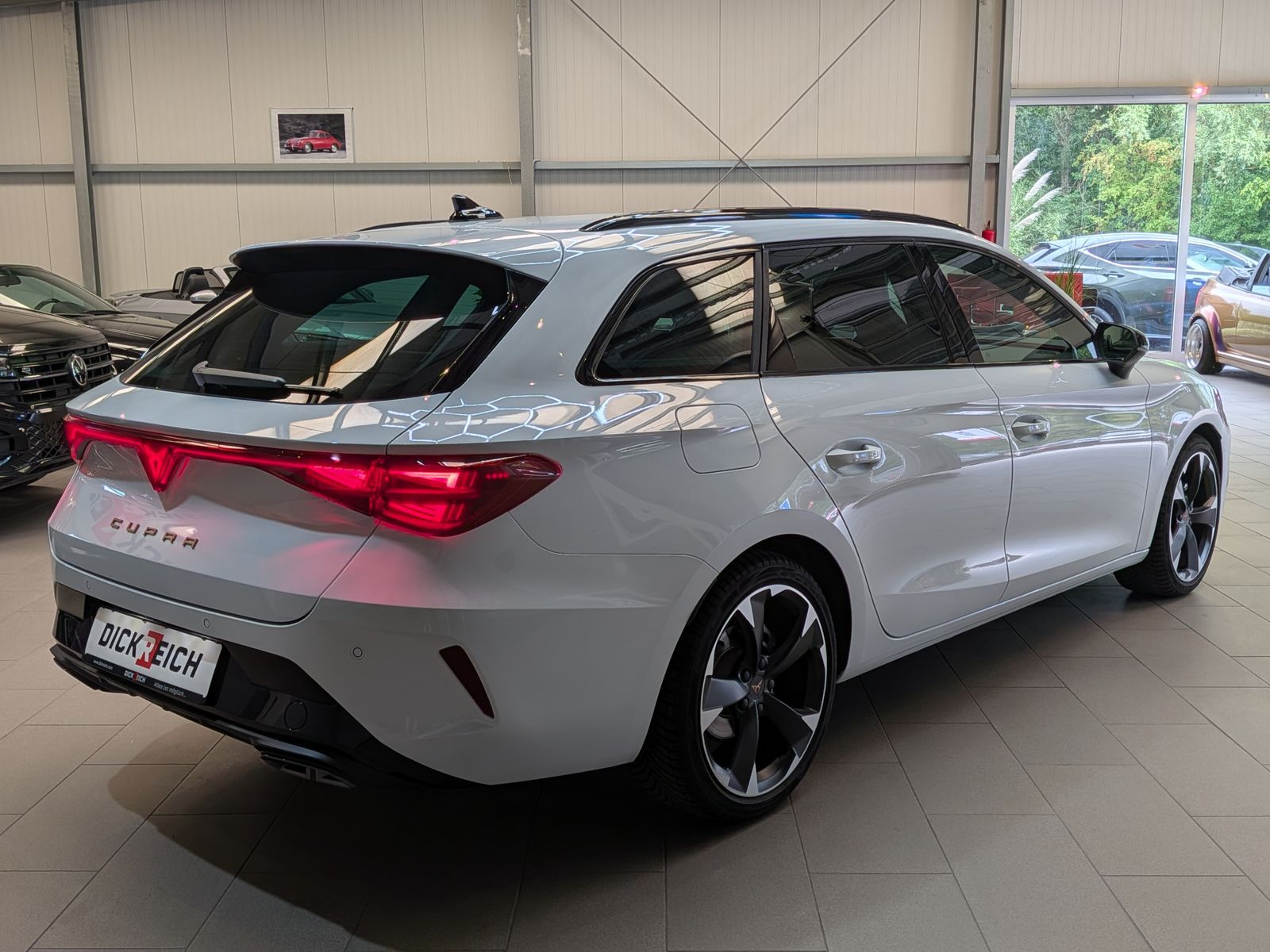Fahrzeugabbildung CUPRA Leon 1.5 eTSI DSG DYNAMIC-EDGE-PAKET*CAM*AHK*18"