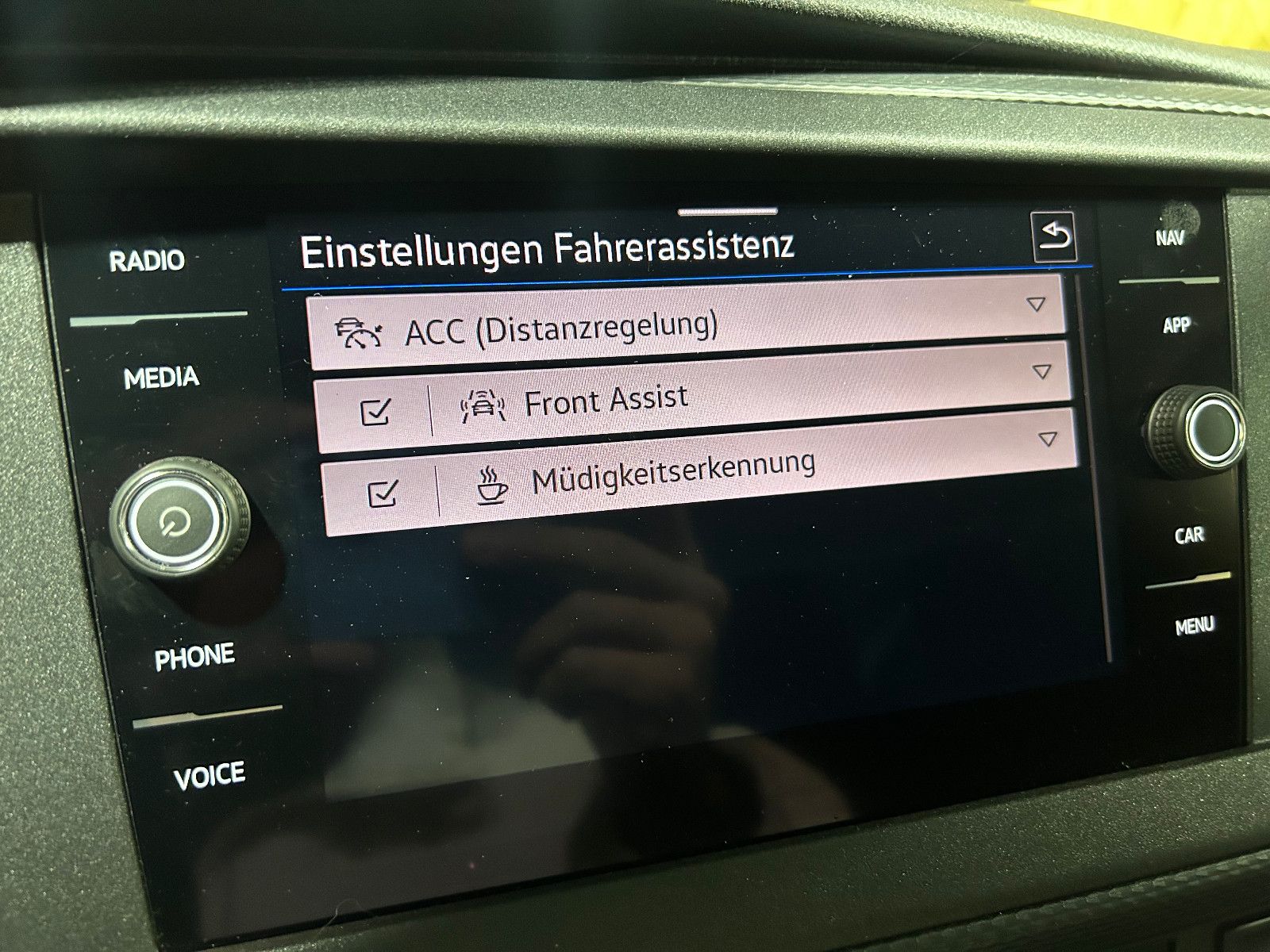 Fahrzeugabbildung Volkswagen T6.1 Transporter  Kasten FWD/APPLE/3-SITZ/ACC/