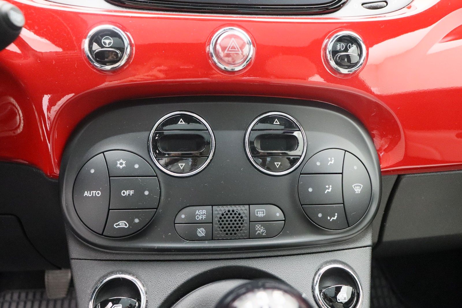 Fahrzeugabbildung Fiat 500 1.0 DolceVita