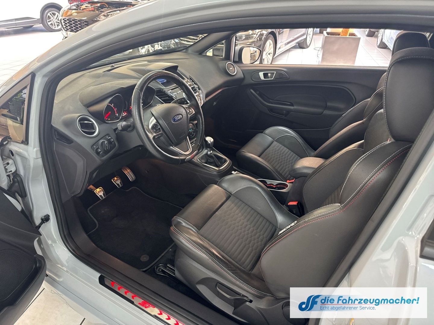 Fahrzeugabbildung Ford Fiesta ST200 Sportpaket Navi Ambiente SHZ Keyles