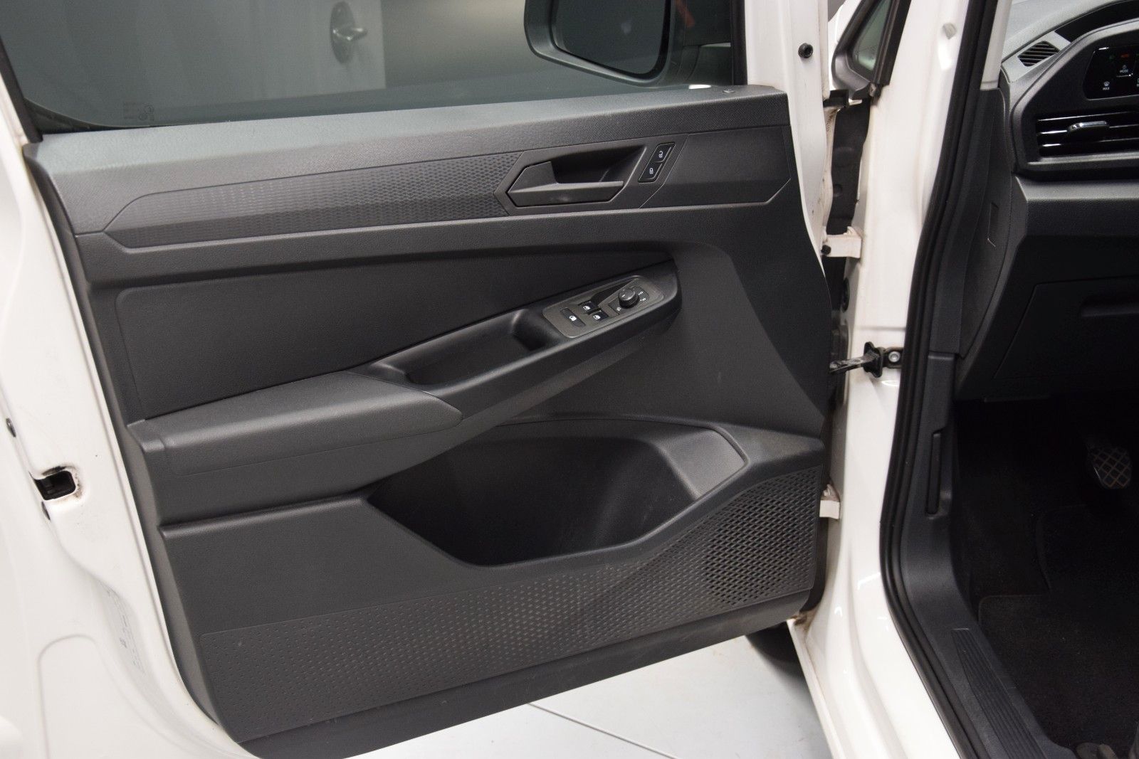 Fahrzeugabbildung Volkswagen Caddy Cargo Basis Kasten Klima PDC 1. Hand