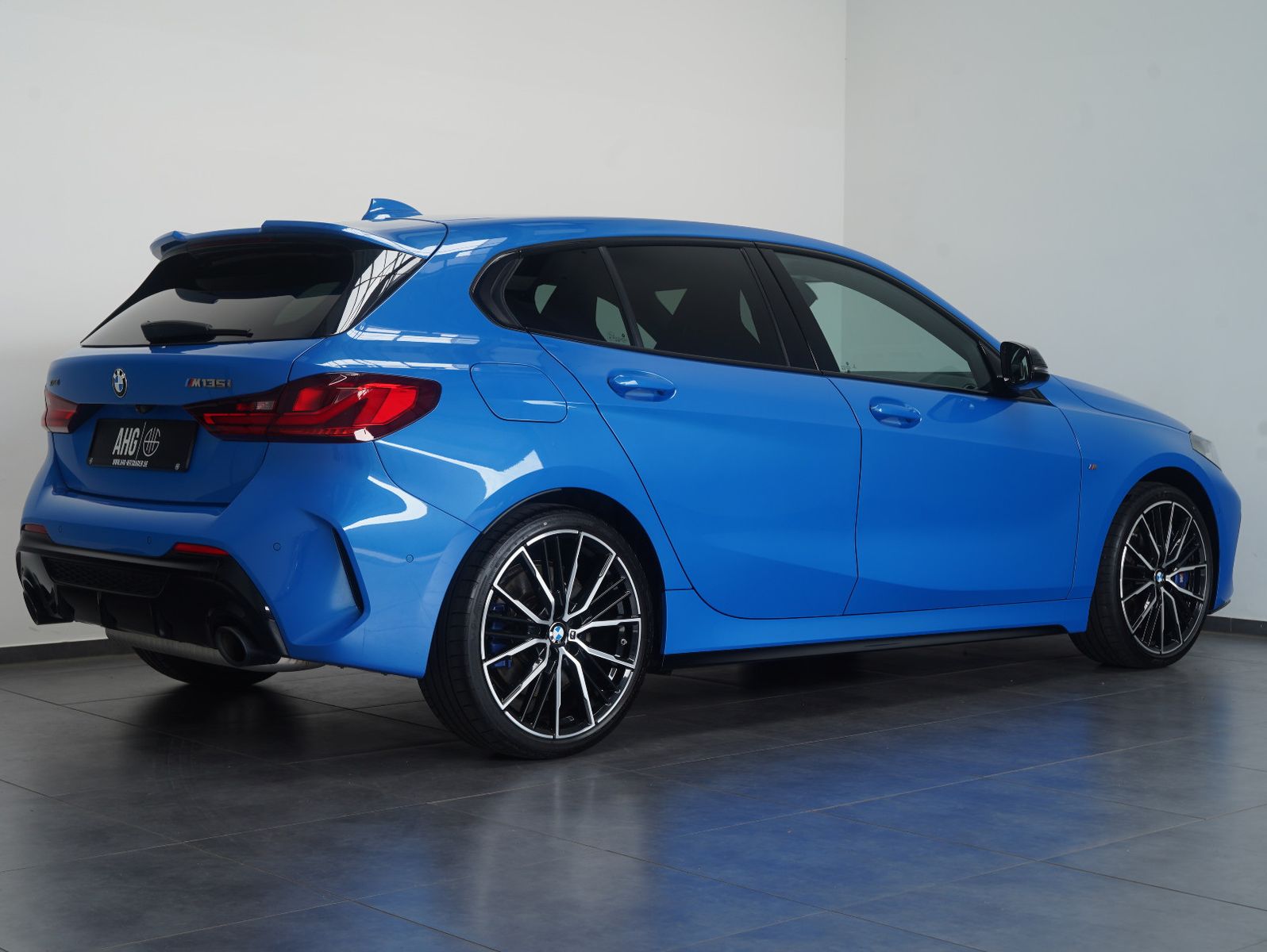 Fahrzeugabbildung BMW M135 i xDrive Performance M H&K/CARPLAY/ACC/19"