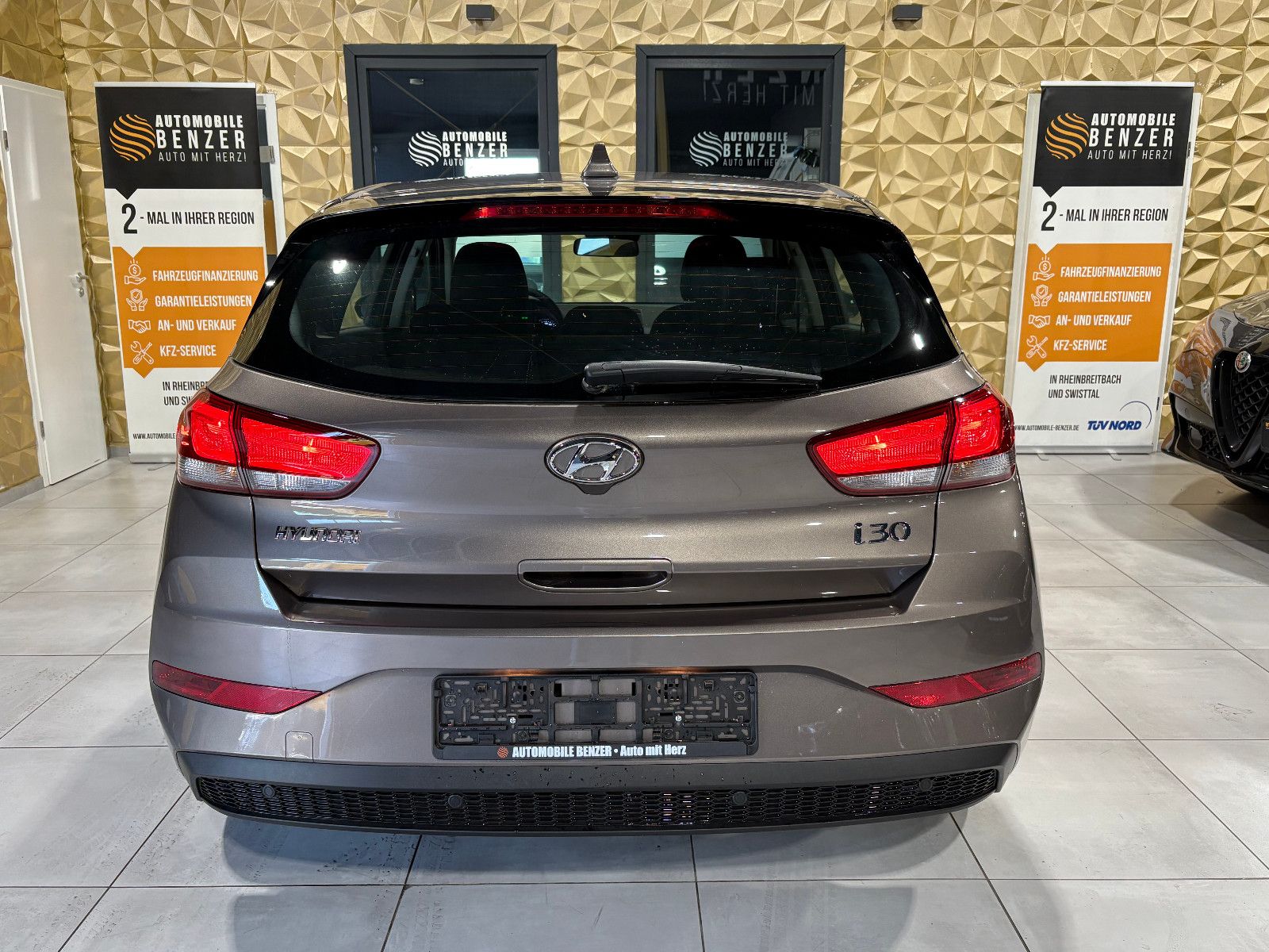 Fahrzeugabbildung Hyundai i30 Select Mild-Hybrid/PDC/DAB/SHZ/KLIMA/TEMPOMA