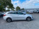 Hyundai i30 cw blue Trend/NAVI/KAMERA/TÜV NEU - Hyundai mit Diesel-Antrieb: Kombi