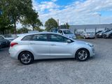 Hyundai i30 cw blue Trend/NAVI/KAMERA/TÜV NEU - Hyundai i30 mit Diesel-Antrieb: Kombi