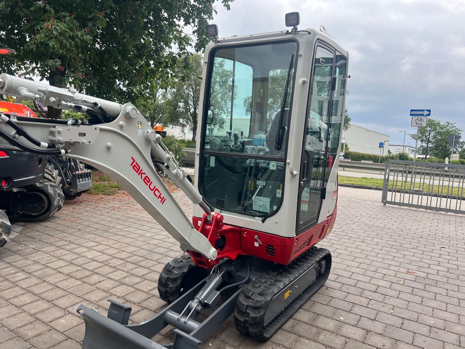 Fahrzeugabbildung Takeuchi TB 320 PoweriltHS01 Kabine,  2,2t