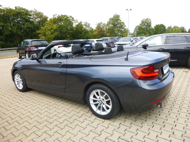 Fahrzeugabbildung BMW 218i Cabrio >NAV/PDC/Sitzheiz/Bluetooth