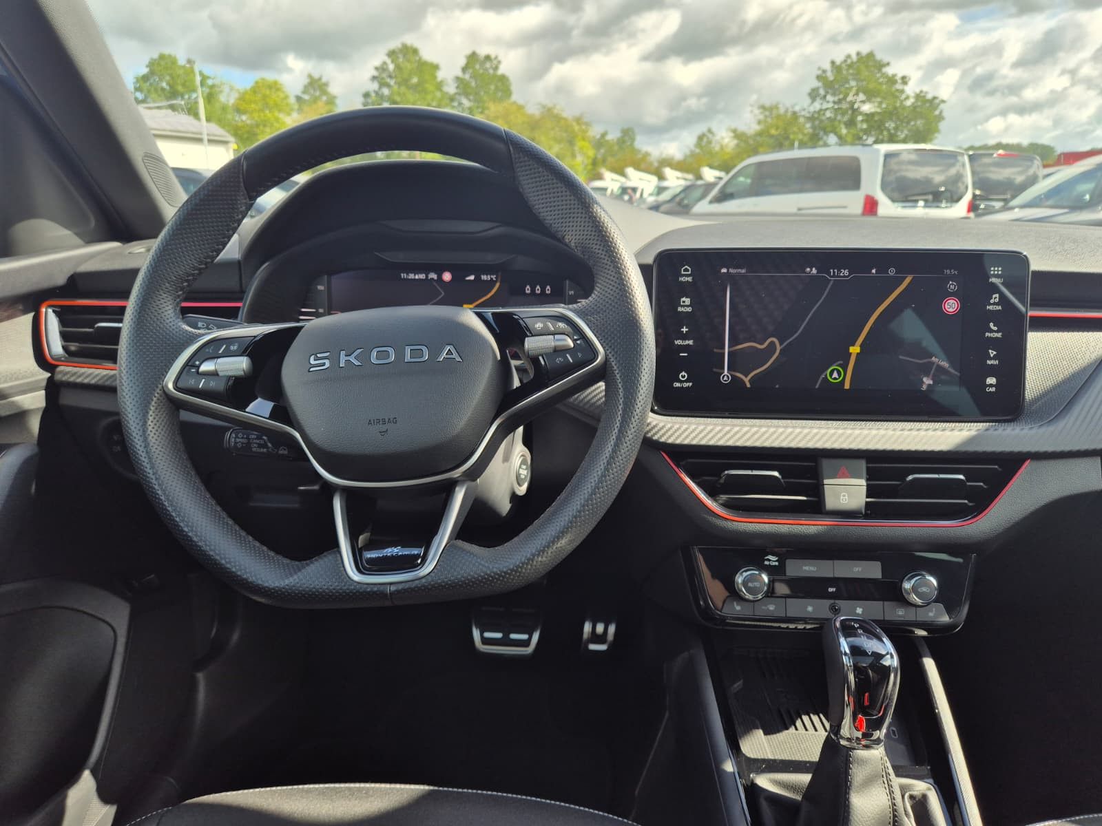 Fahrzeugabbildung SKODA Kamiq 1.5 TSI DSG Monte Carlo PANO*MATRIX*5J.GAR