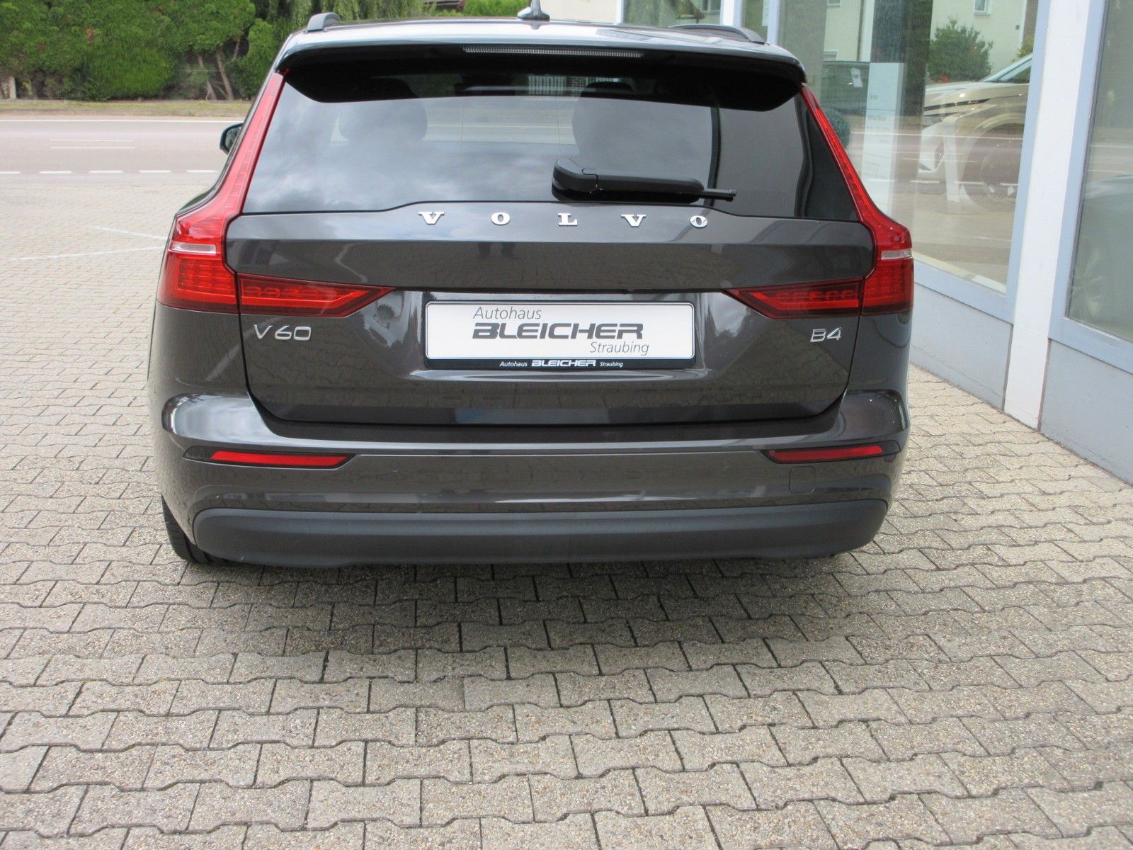 Fahrzeugabbildung Volvo V60 B4 Kombi | AHK | Memory | Kamera