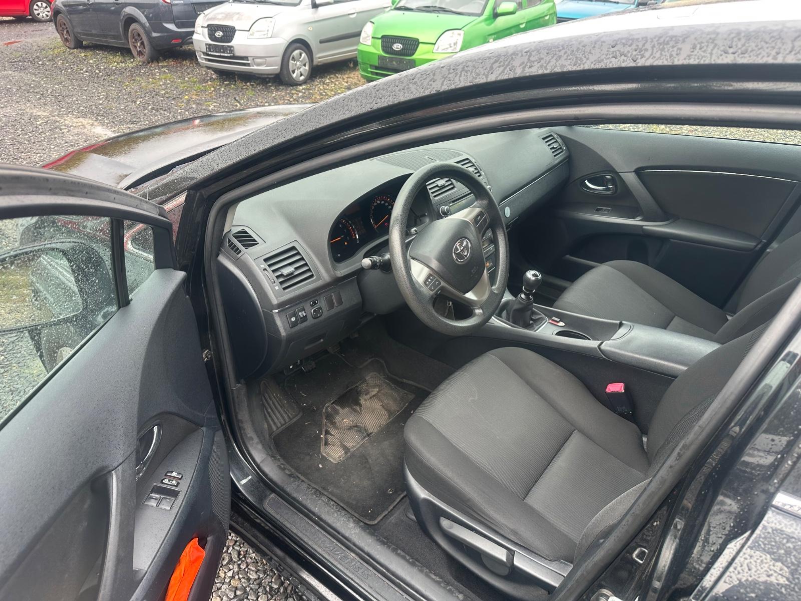 Toyota Avensis 2009 — photo 10