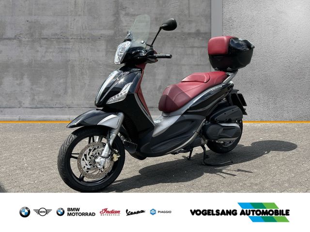 Piaggio Beverly 350 Sport, Topcase mit Polster, Windschu