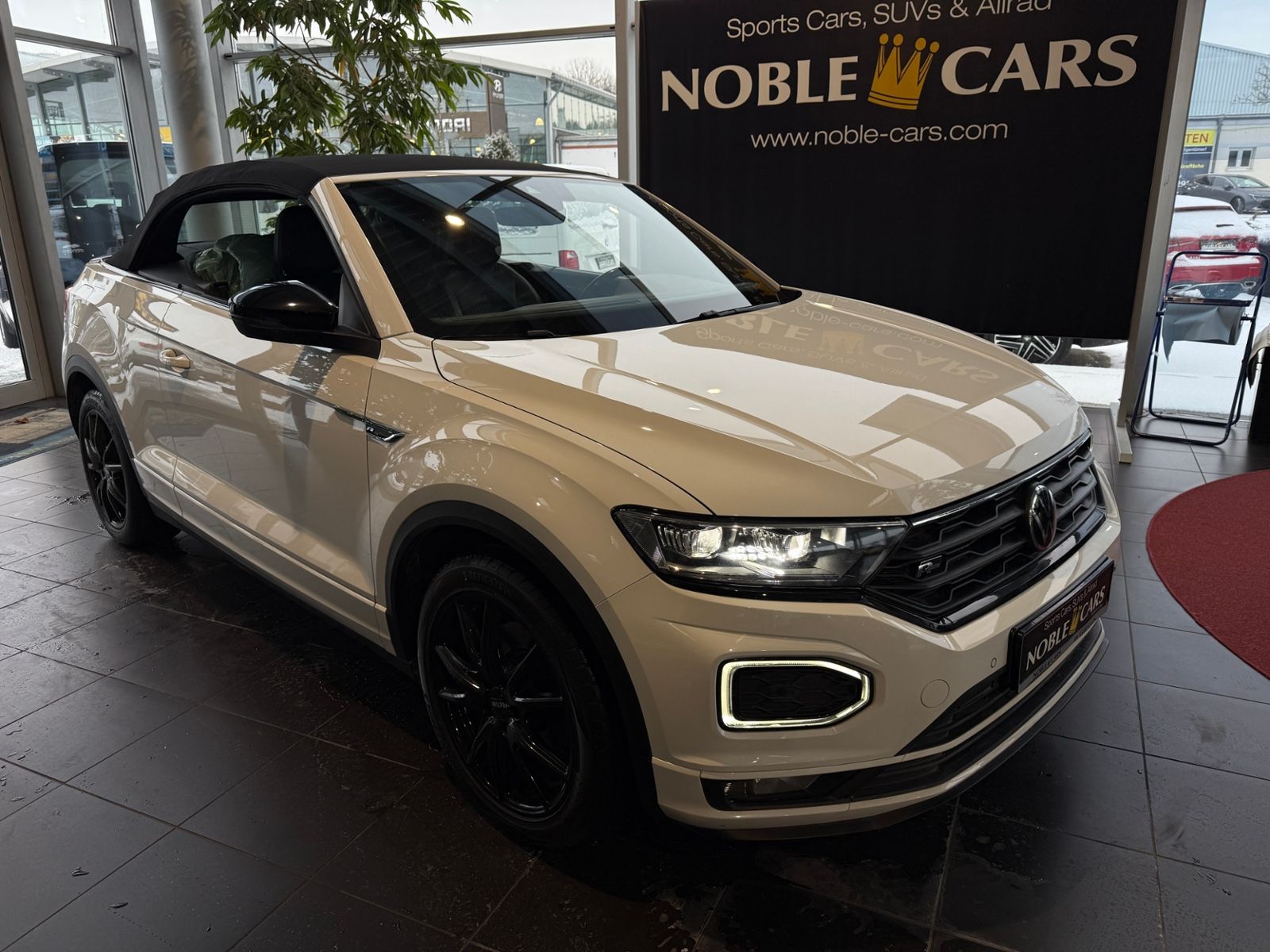 Fahrzeugabbildung Volkswagen T-Roc Cabrio R-Line Black AHK BEATS 8-FACH BEREI