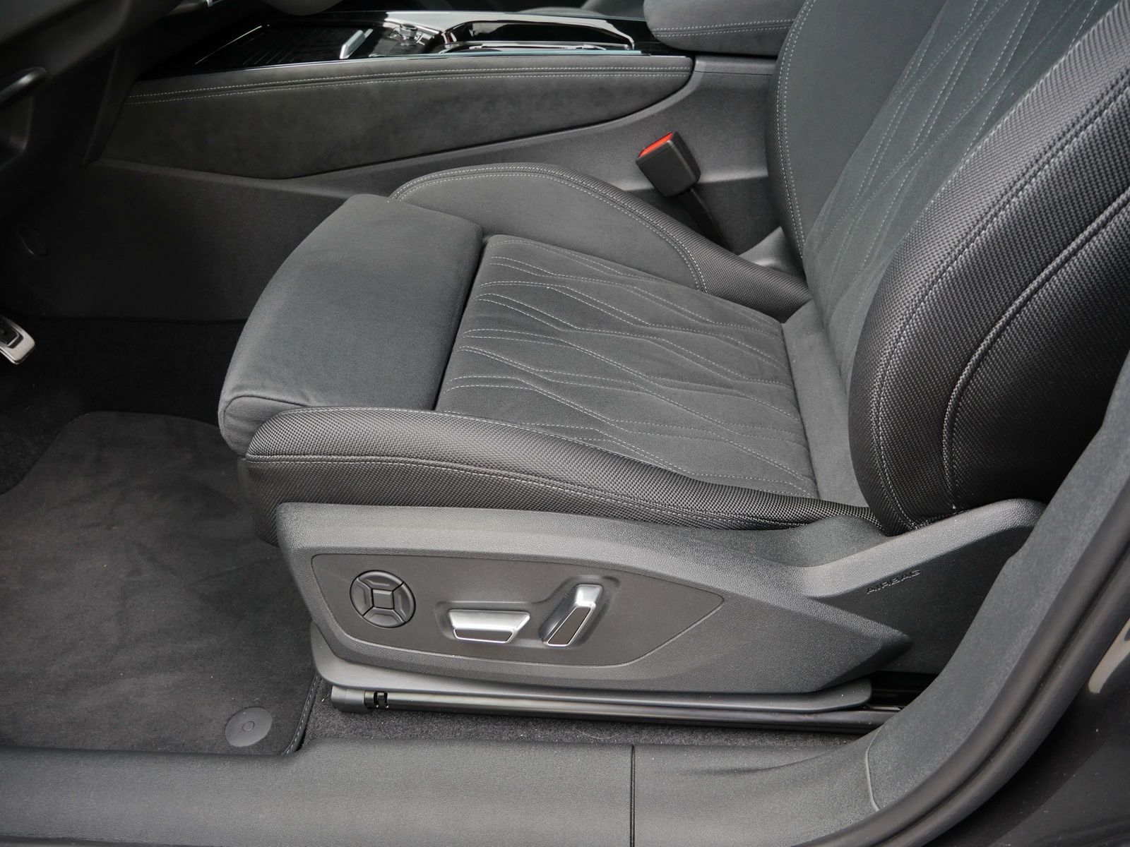 Audi Q3 SUV e-hybrid TECH-PRO|S-LINE|MMI-PRO|MATRIX foto 23