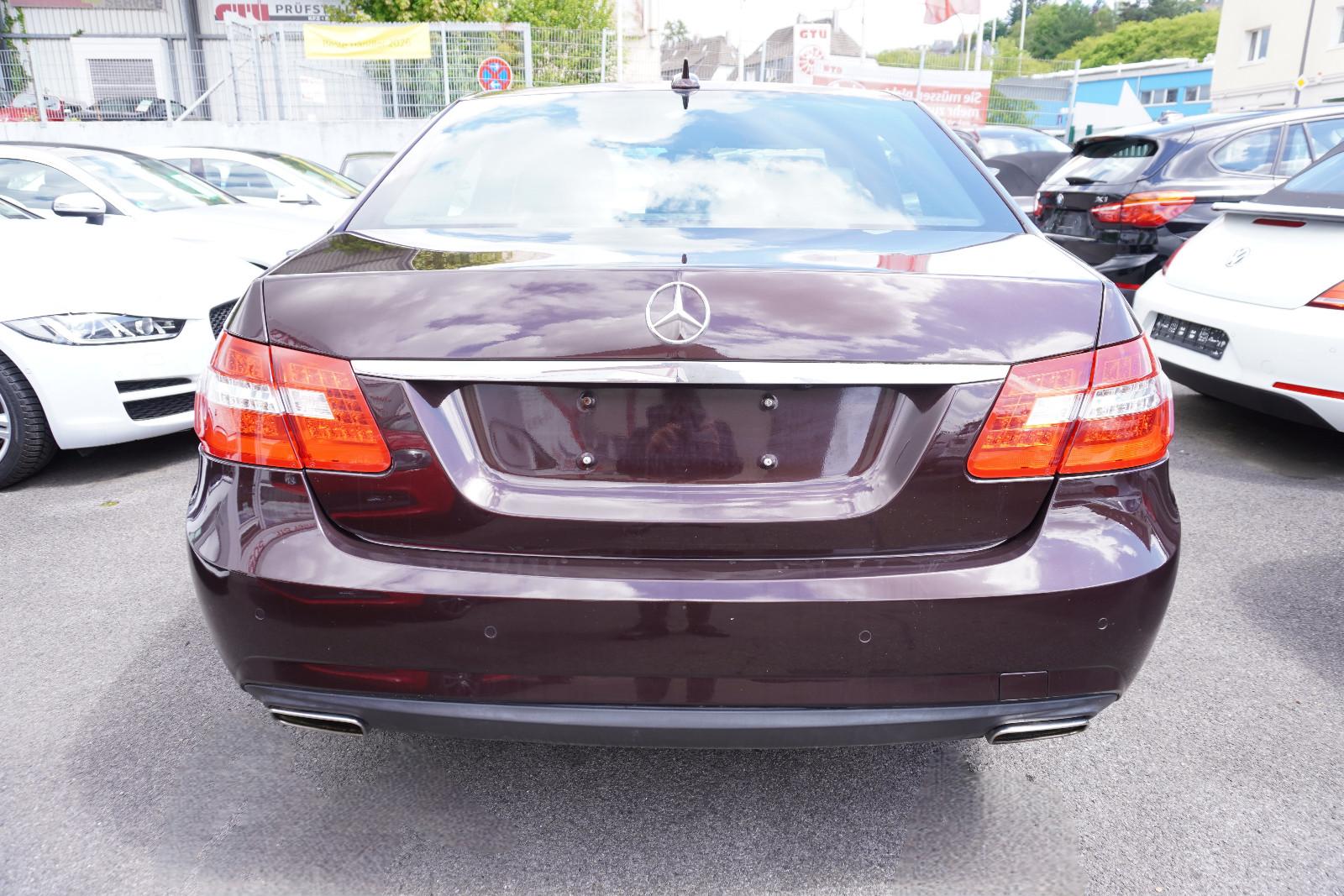 Mercedes-Benz E 300 CGI 4Matic *AMG Line*Xenon*Kamera*Navi*TOP