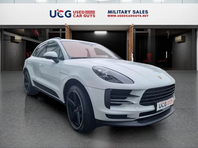 PORSCHE Macan