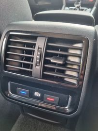 Fahrzeugabbildung Volkswagen Passat Variant 1.5 TSI DSG Business  NAVI