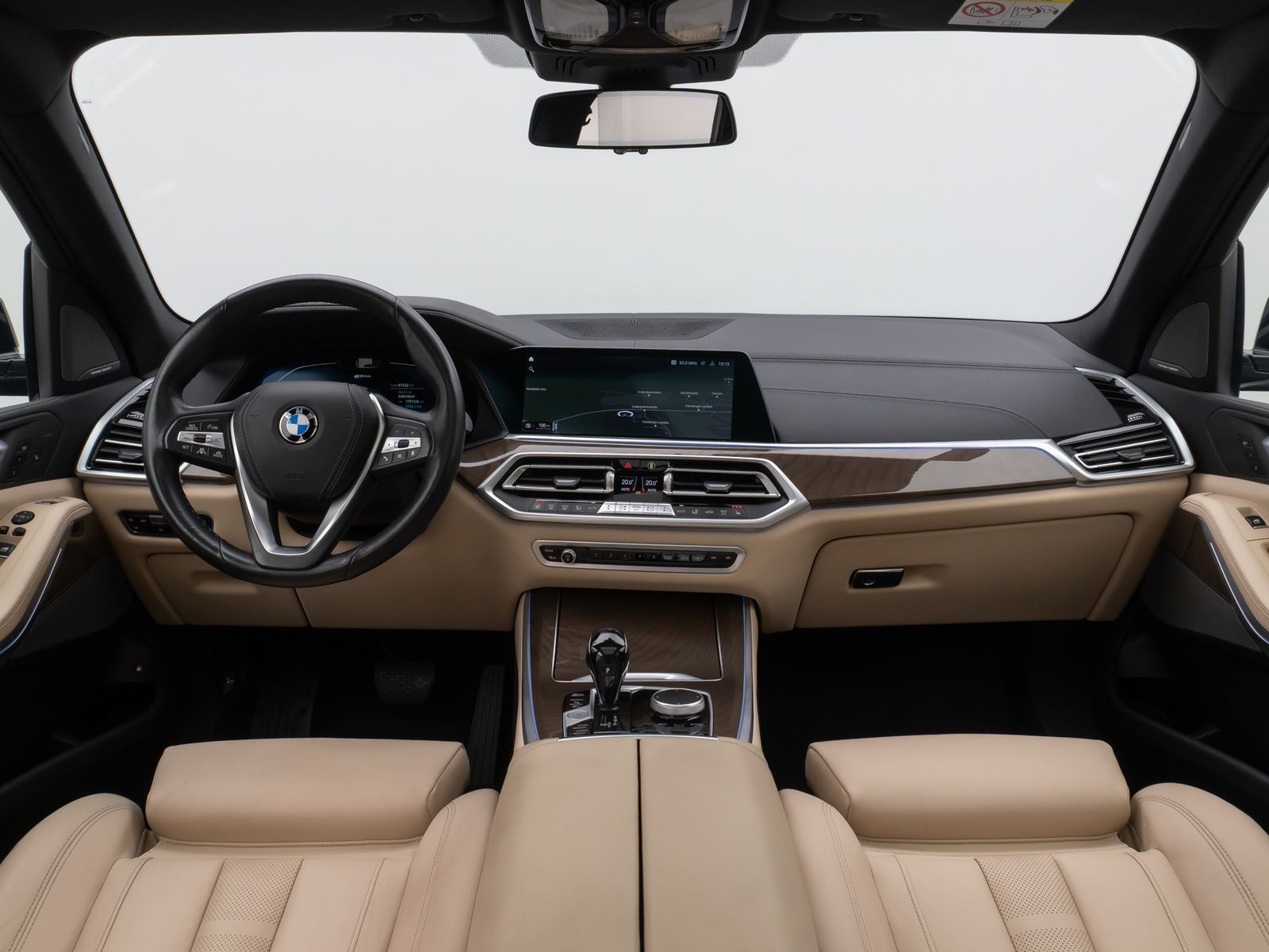 Fahrzeugabbildung BMW X5 xD45e XLine Panorama DAB H/K SoftCL AHK Sport