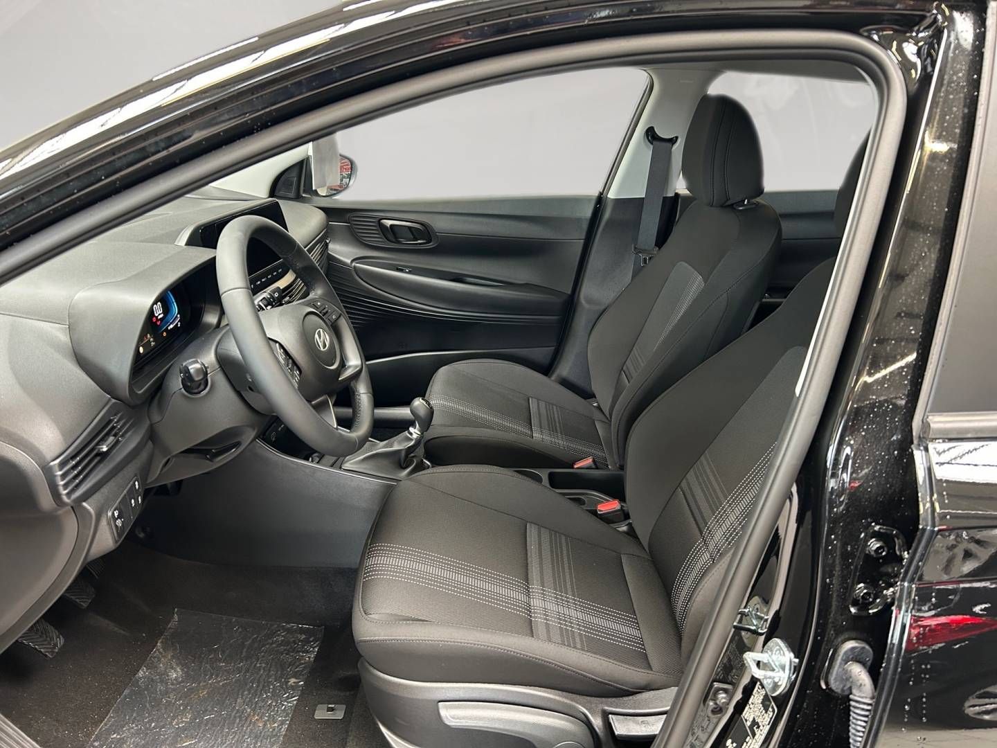Fahrzeugabbildung Hyundai i20 Select Funktionspaket PDC Navi Rückfahrkamer