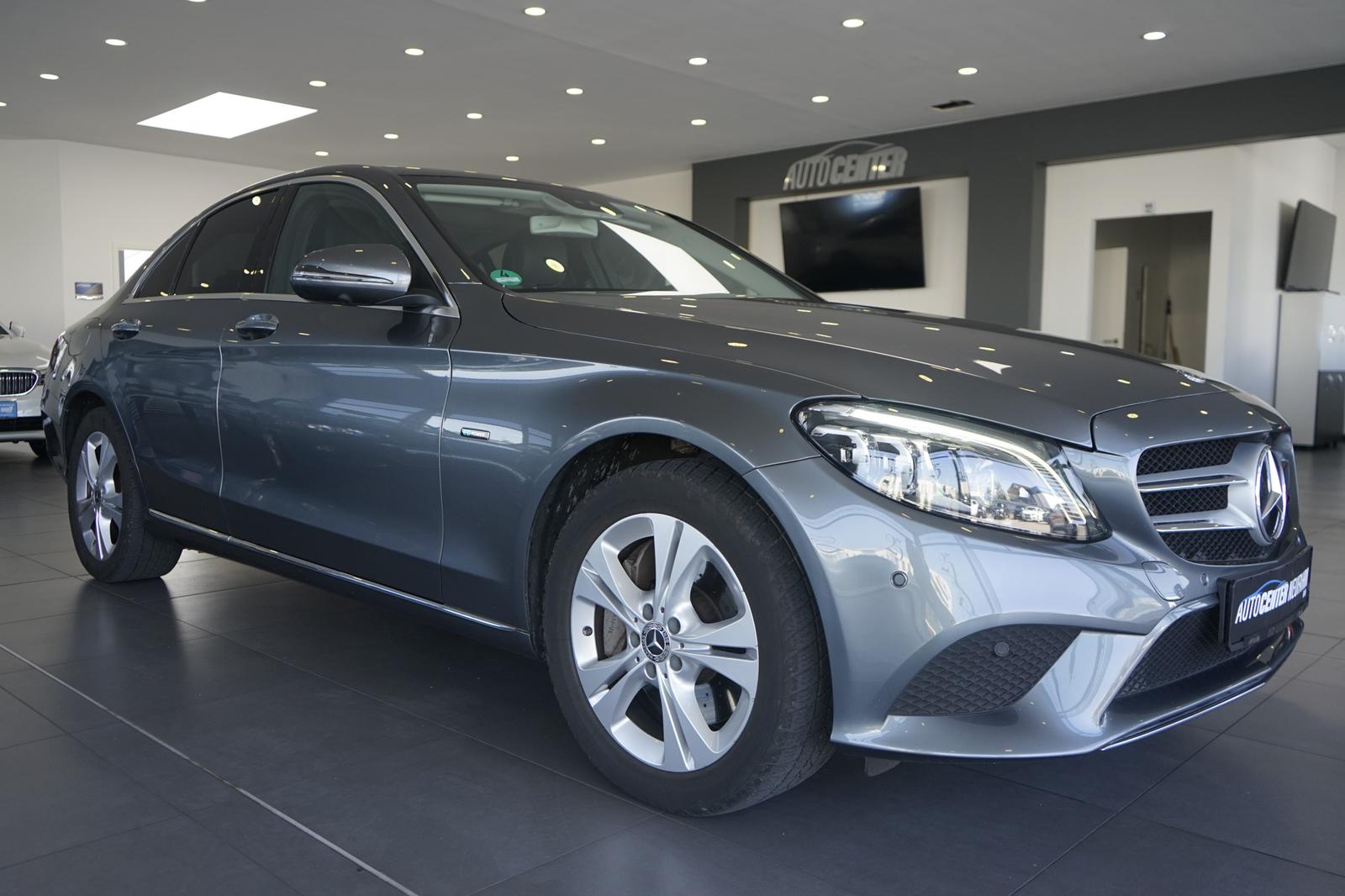 Mercedes-Benz C 300E PANO+KEYLESS+WIDESCREEN+LED+AMBIENTE+NAVI