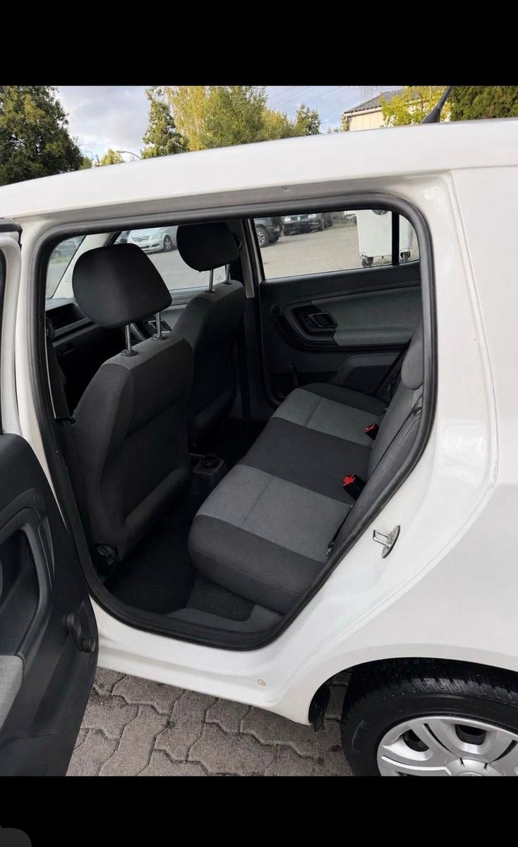 Skoda Fabia 2013 — photo 11