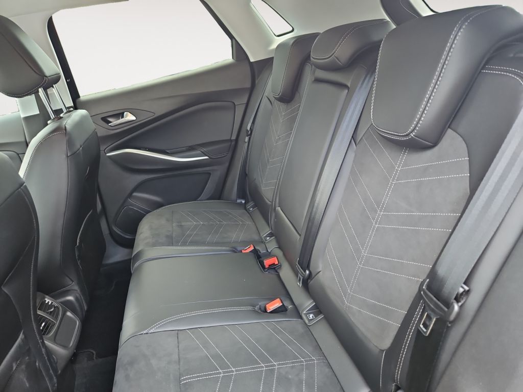Fahrzeugabbildung Opel Grandland 1.2 GS Navi LED Matrix Park&Go WKR Alu