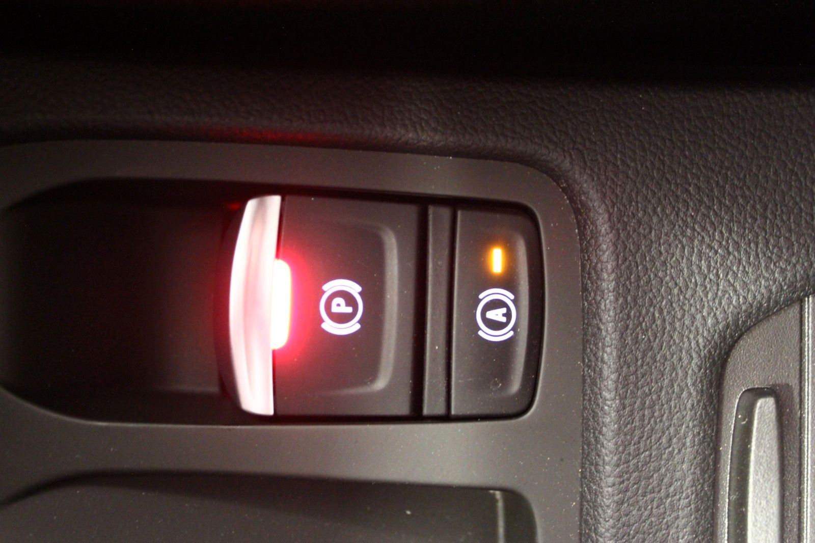 Fahrzeugabbildung Renault Clio TCe 90 Esprit Alpine *Winter-Paket*Bose*