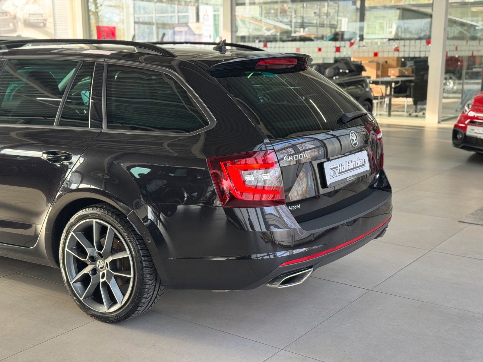 Fahrzeugabbildung SKODA Octavia Combi 2.0 TDI RS 4x4   "ACC Park-Paket"