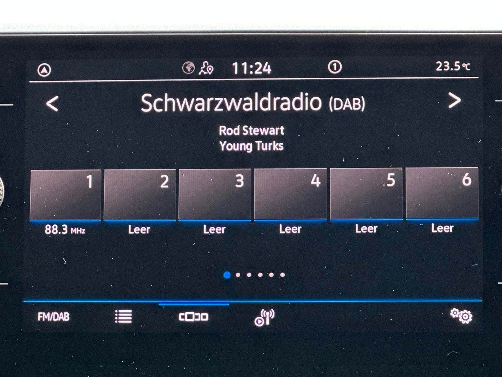 Fahrzeugabbildung Volkswagen Polo 1.0 TSI GOAL LED+SHZ+PDC+DAB+VCOCKPIT+GJR