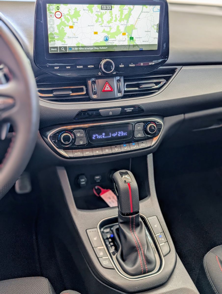 Fahrzeugabbildung Hyundai i30 N Line Mild-Hybrid KAM TEMP LED PANO CARPLAY