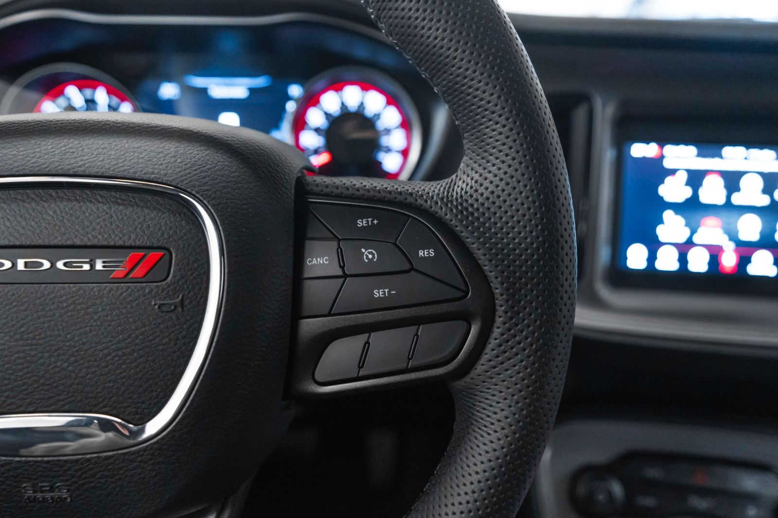 Fahrzeugabbildung Dodge Challenger 3,6L AWD CARPLAY KAM SHZ ALPINE ALC
