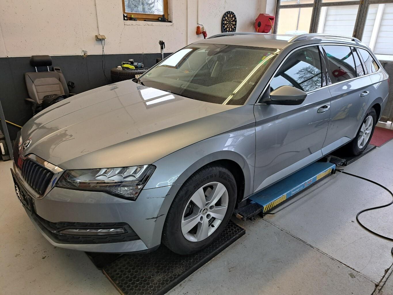 Skoda Superb Combi 1.5 TSI Ambition *CarPlay*NAVI*GRA*