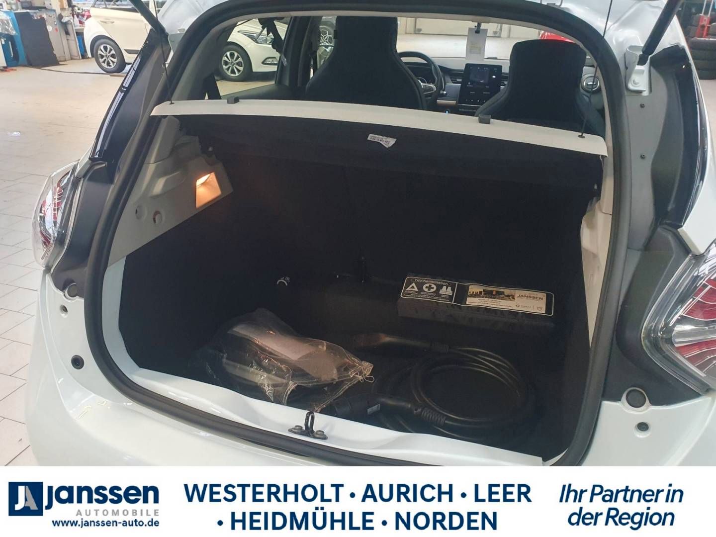 Fahrzeugabbildung Renault ZOE SONDERMODELL RIVIERA R135 Z.E. 50 mit Batter