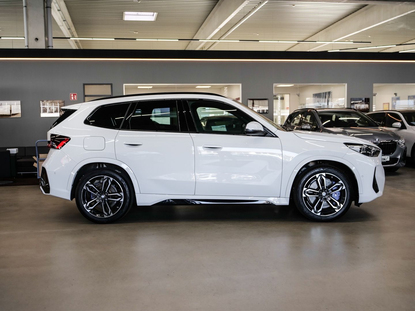 BMW X1 xDrive30e M SPORT 19''LC PROF HuD AHK PANO AC foto 4