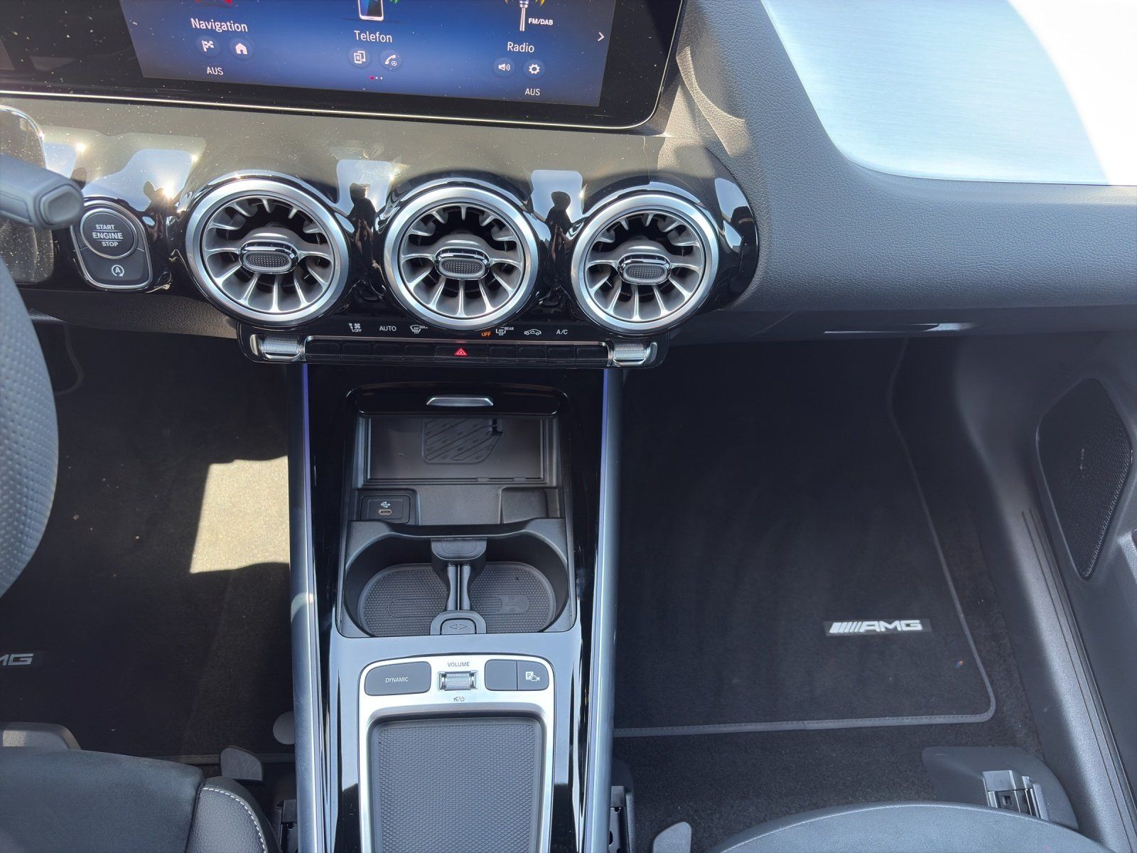 Fahrzeugabbildung Mercedes-Benz GLA 200 AMG 360° Distr Burm AHK Pano Sitzklima