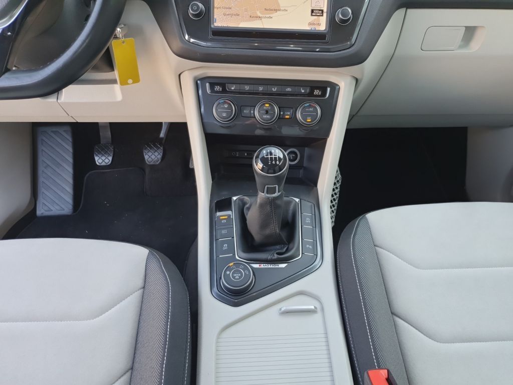 Fahrzeugabbildung Volkswagen Tiguan 1.4 TSI 4M Highline AHZV,Navi,LED,ACC,SH