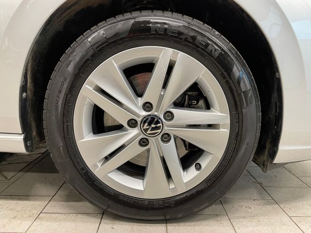 Golf VIII Variant Life 2.0 TDI NAVI ACC
