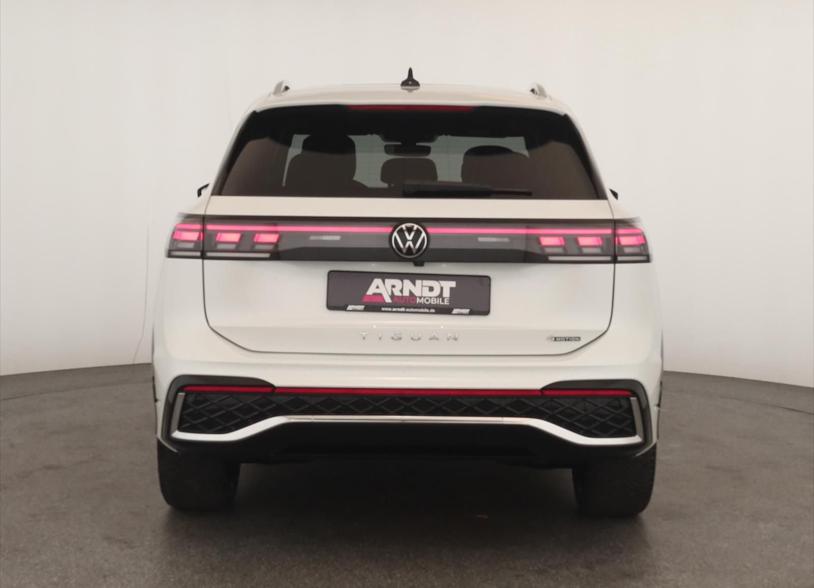 Volkswagen Tiguan 2.0 TDI 4M DSG R-Line Leder Pano Navi 360 foto 3
